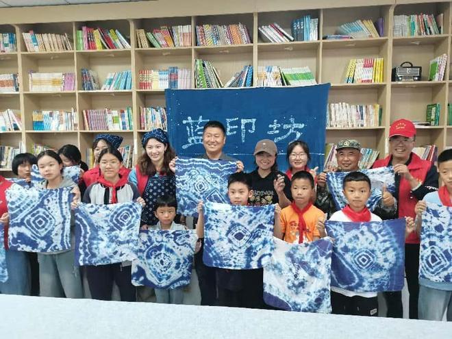 淮安市清江浦区非遗协会走进涟水县周集村AG真人娱乐爱心暖童心 非遗助成长(图2)
